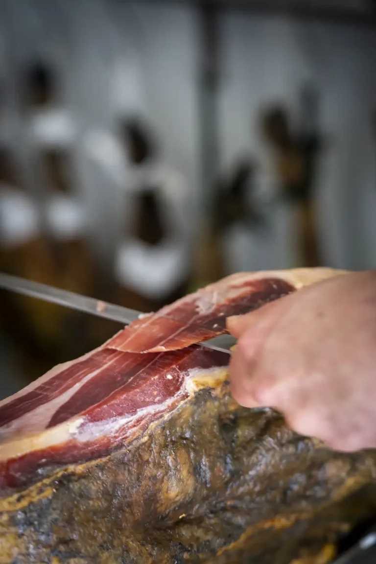 cortando jamón