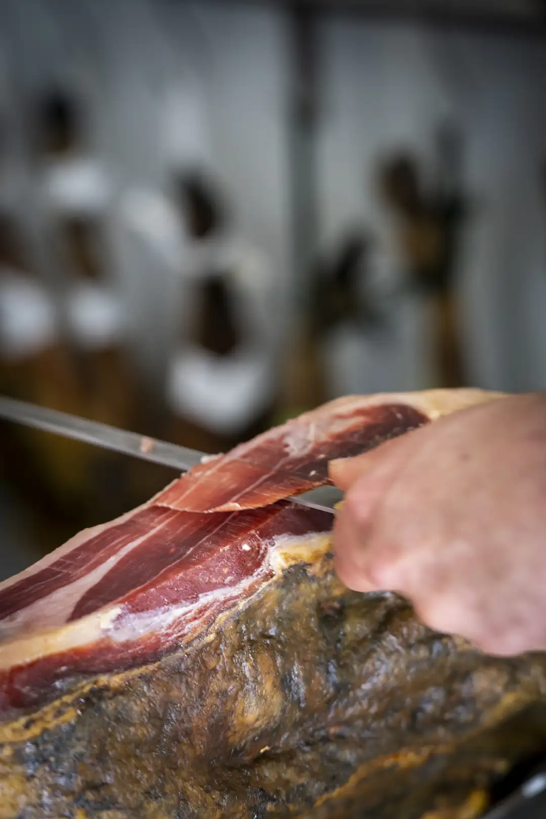 cortando jamón